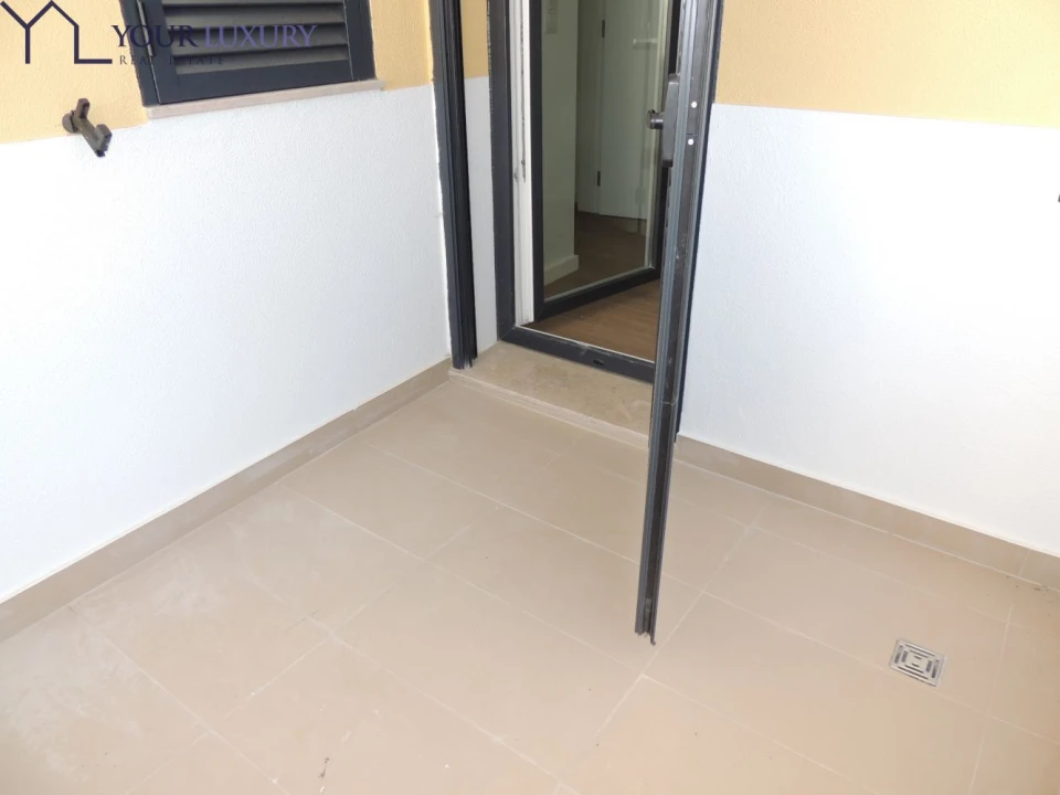 Moradia T3 para Venda em Mina de Água Foto 44