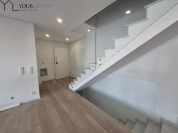 Moradia T4 para Venda em Pontinha e Famões