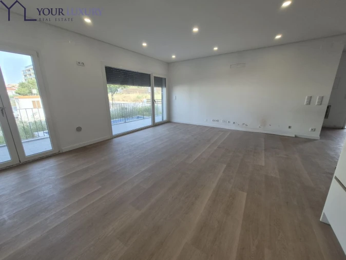 Moradia T4 para Venda em Pontinha e Famões Foto 4
