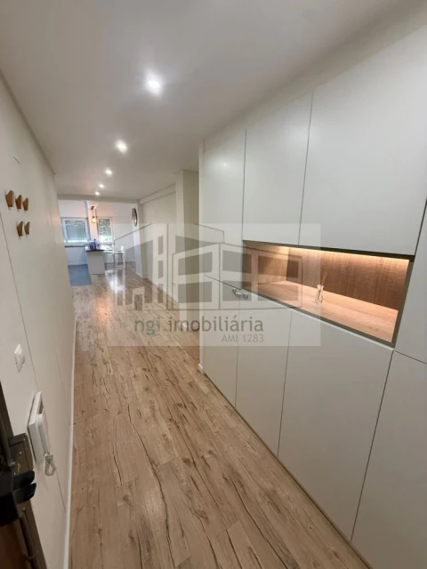 Apartamento T2 para Arrendamento em Benfica