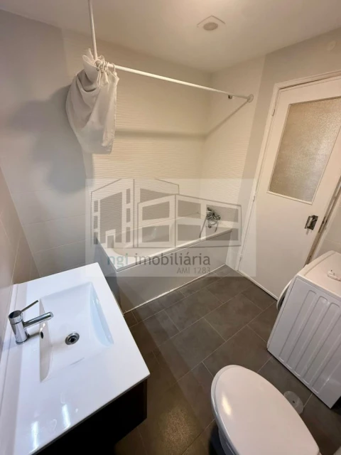 Apartamento T2 para Arrendamento em Benfica