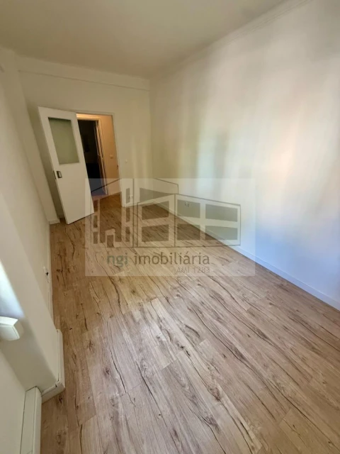 Apartamento T2 para Arrendamento em Benfica