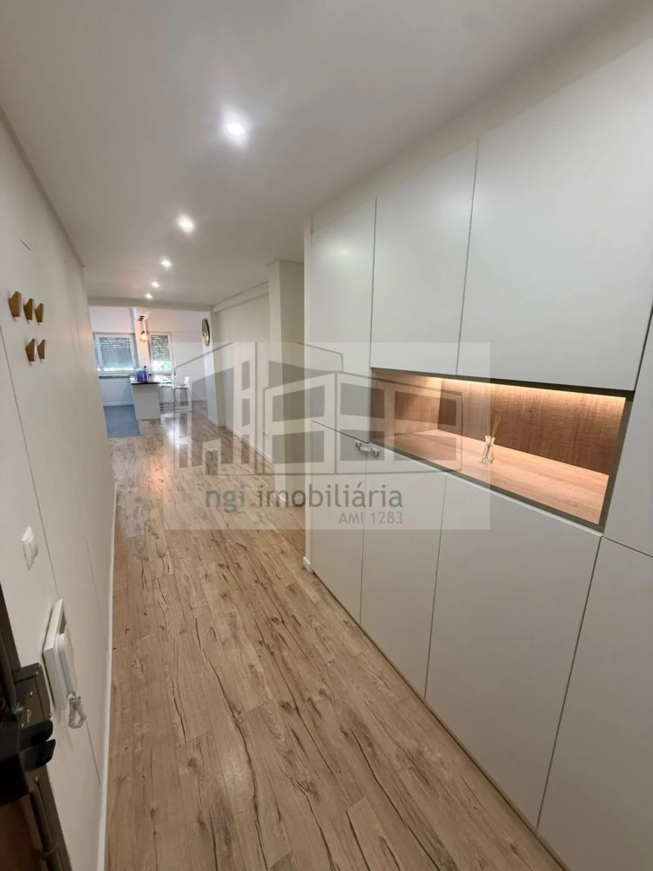 Apartamento T2 para Arrendamento em Benfica Foto 6