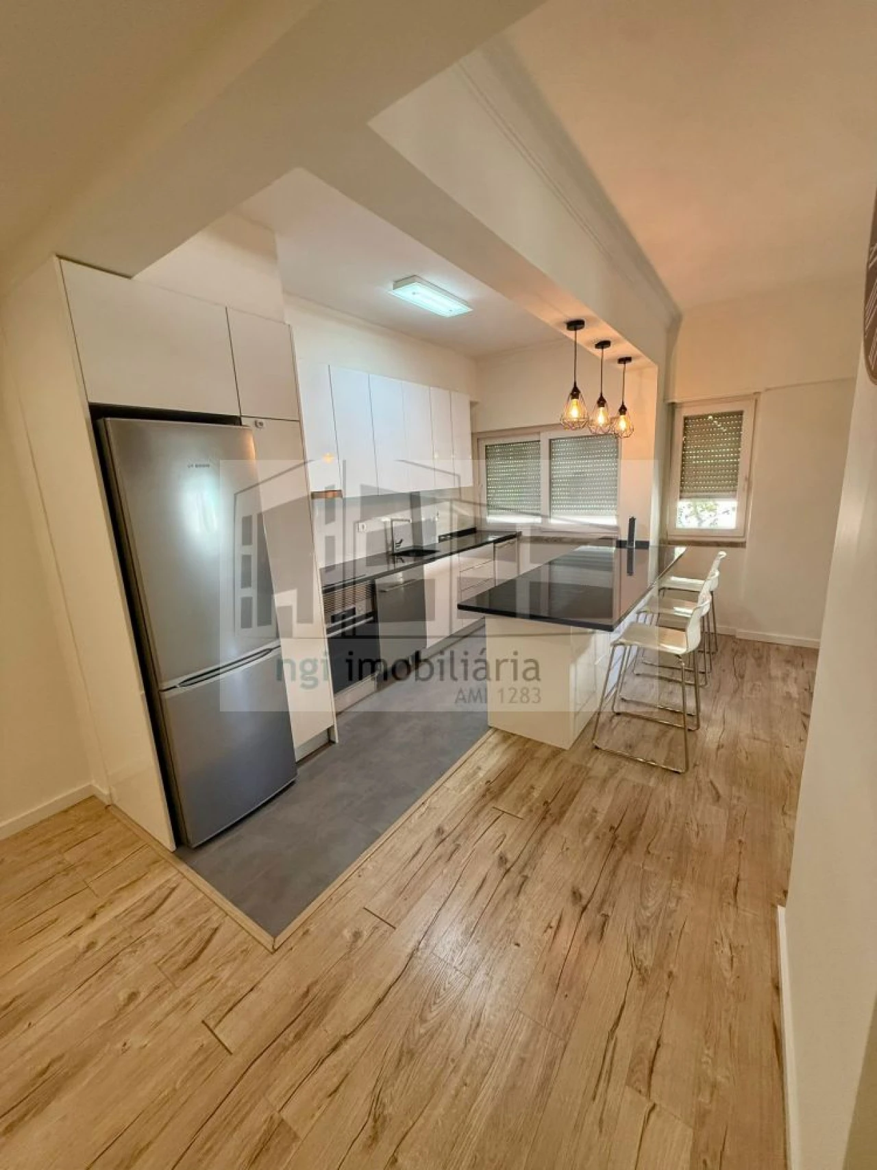 Apartamento T2 para Arrendamento em Benfica Foto 1