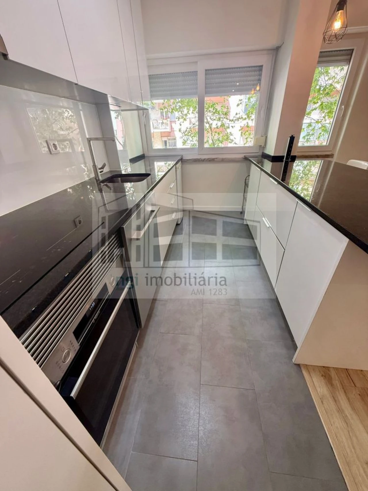 Apartamento T2 para Arrendamento em Benfica Foto 5