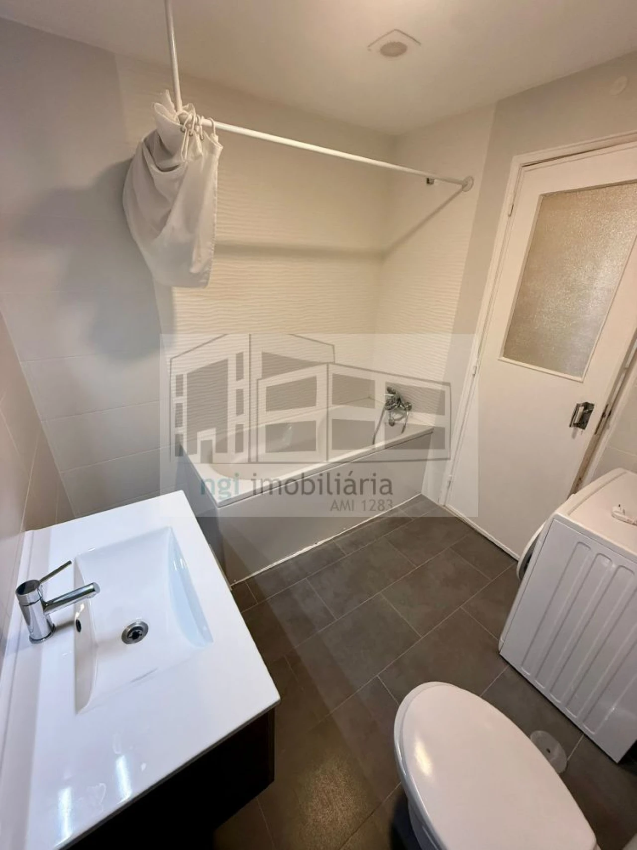 Apartamento T2 para Arrendamento em Benfica Foto 12