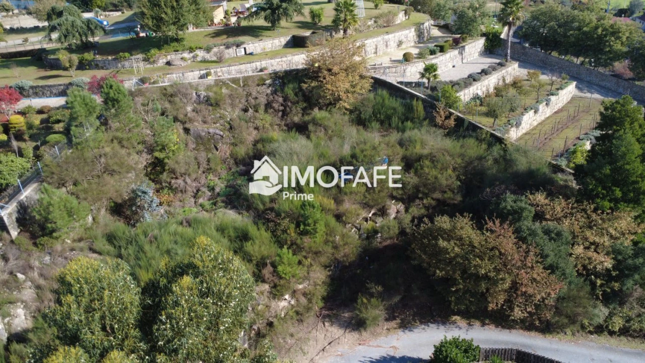 Terreno para Venda em Arco de Baúlhe e Vila Nune Foto 16