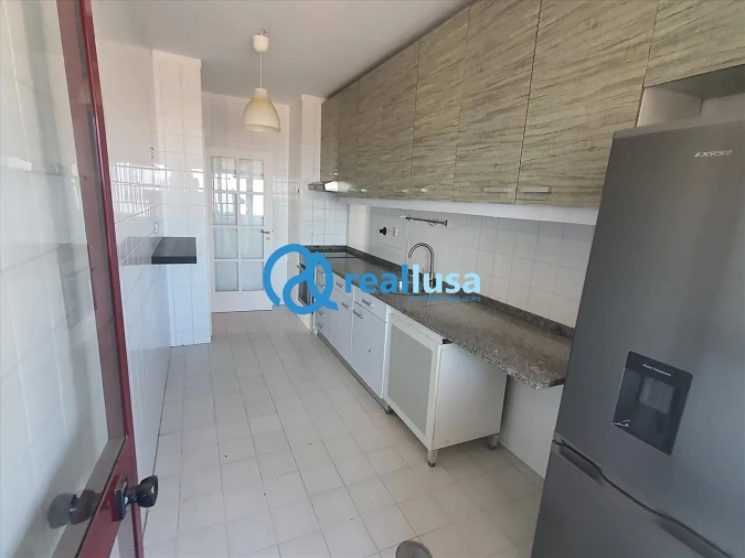 Apartamento T3 para Venda em Vilar de Andorinho Foto 4