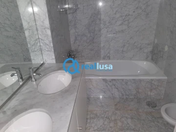 Apartamento T4 para Venda em Mafamude e Vilar do Paraíso