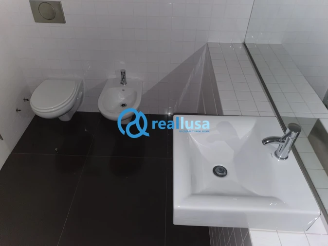 Apartamento T4 para Venda em Mafamude e Vilar do Paraíso Foto 12