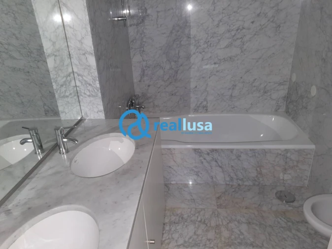 Apartamento T4 para Venda em Mafamude e Vilar do Paraíso Foto 11