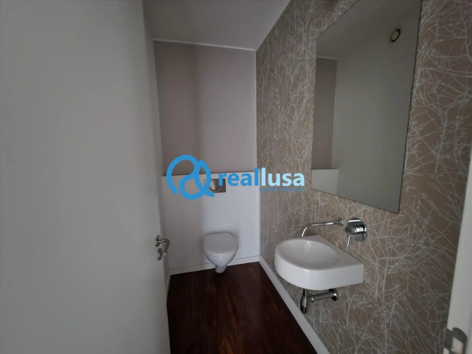 Apartamento T4 para Venda em Mafamude e Vilar do Paraíso Foto 13