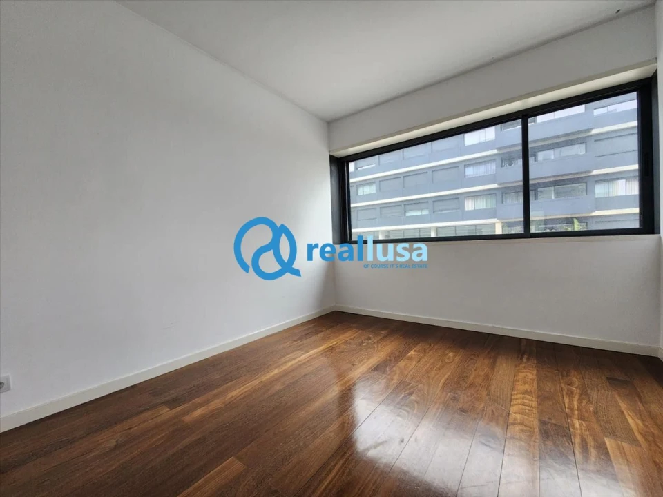 Apartamento T4 para Venda em Mafamude e Vilar do Paraíso Foto 10