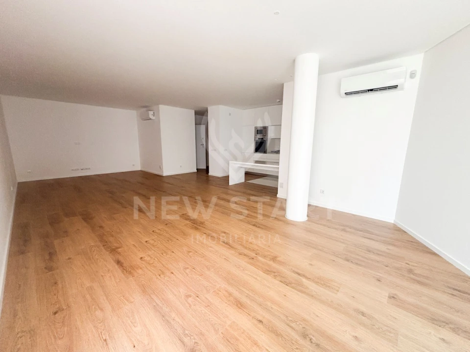 Apartamento T2 para Venda em Olhão Foto 3