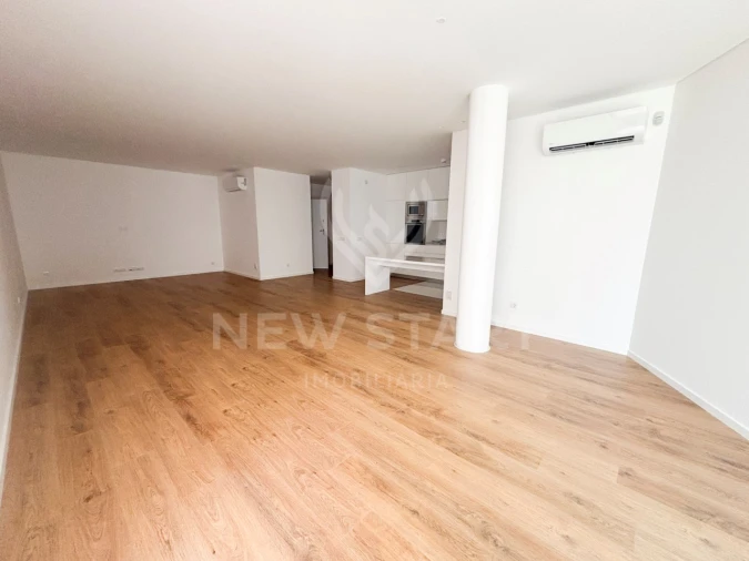 Apartamento T2 para Venda em Olhão Foto 3