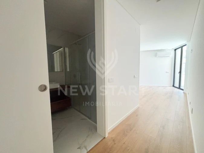Apartamento T2 para Venda em Olhão Foto 8