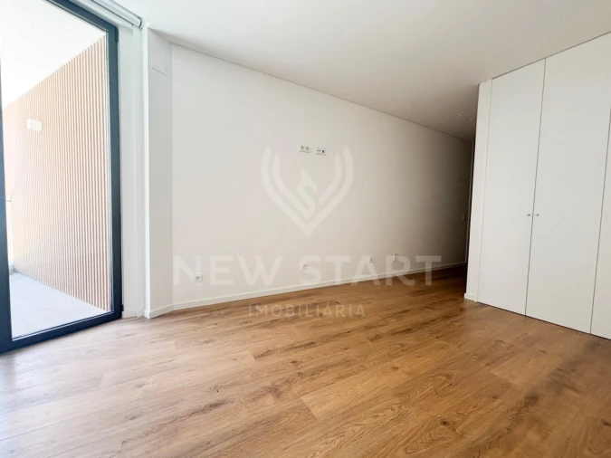 Apartamento T2 para Venda em Olhão Foto 12