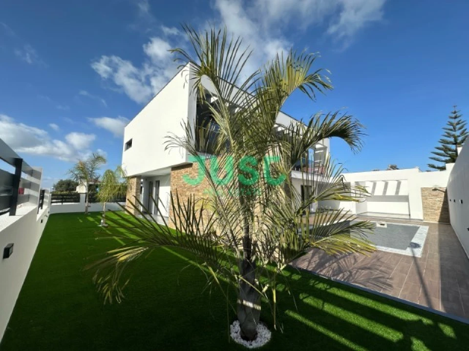 Moradia T4 para Venda em Azeitão (São Lourenço e São Simão) Foto 1