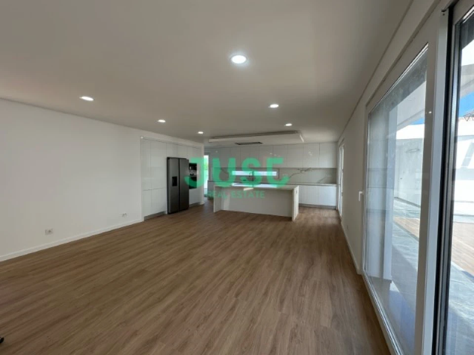 Moradia T4 para Venda em Azeitão (São Lourenço e São Simão) Foto 10