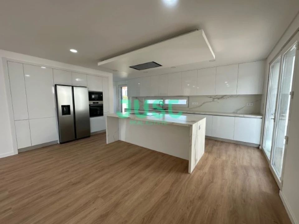 Moradia T4 para Venda em Azeitão (São Lourenço e São Simão) Foto 13