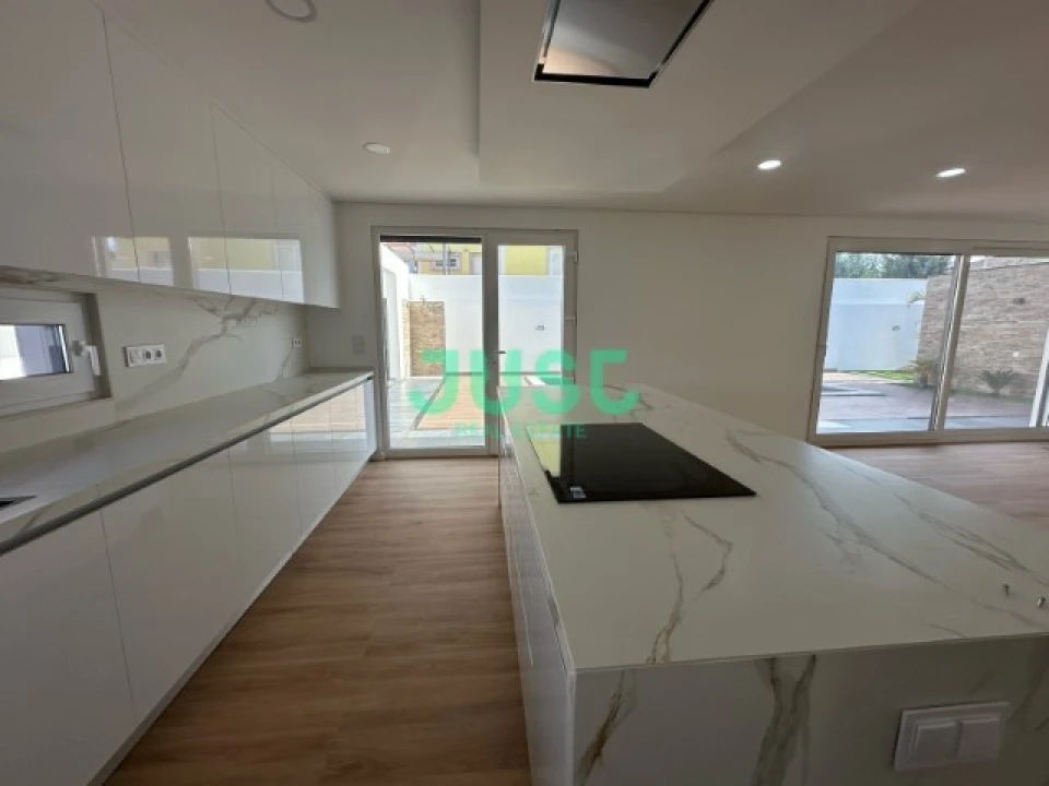 Moradia T4 para Venda em Azeitão (São Lourenço e São Simão) Foto 14