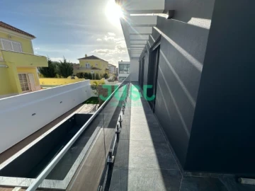Moradia T4 para Venda em Azeitão (São Lourenço e São Simão)