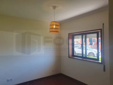 Apartamento T2 para Arrendamento em Glória e Vera Cruz