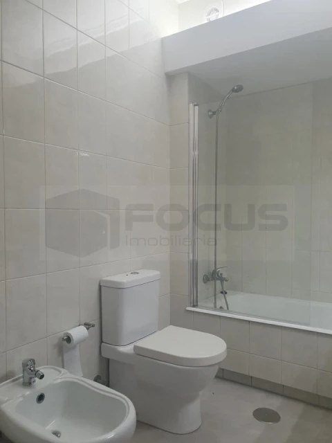 Apartamento T2 para Arrendamento em Glória e Vera Cruz