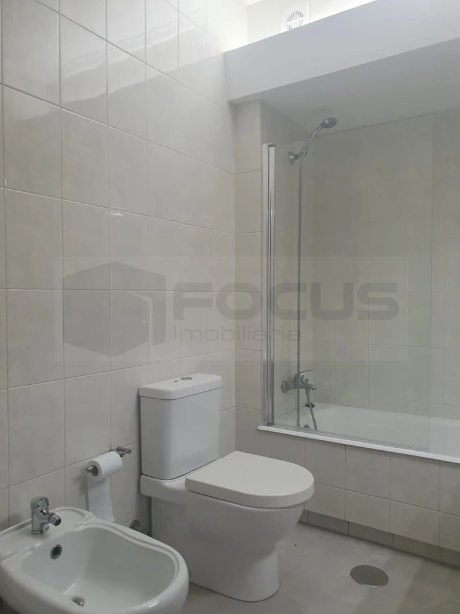 Apartamento T2 para Arrendamento em Glória e Vera Cruz Foto 11