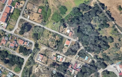 Terreno para Venda em Charneca de Caparica e Sobreda