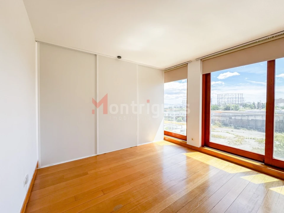 Apartamento T1 para Arrendamento em Parque das Nações Foto 4