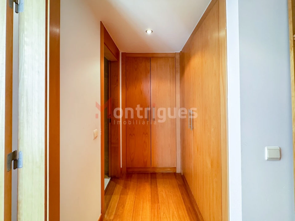 Apartamento T1 para Arrendamento em Parque das Nações Foto 10