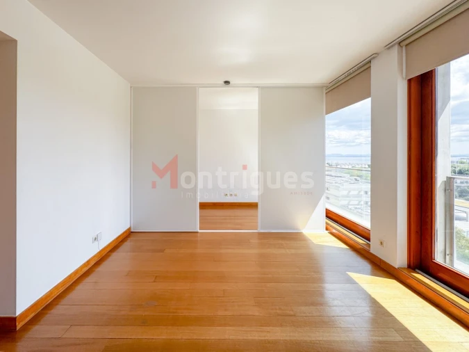 Apartamento T1 para Arrendamento em Parque das Nações Foto 5