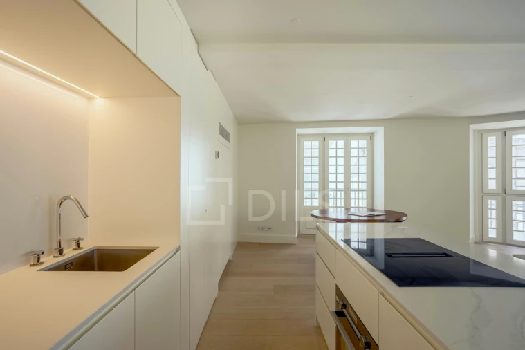 Apartamento T2 para Venda em Santo António Foto 10