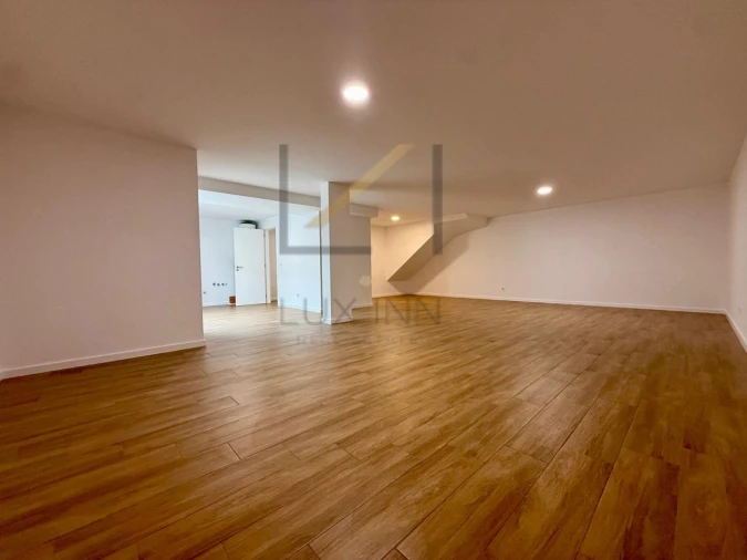 Moradia T4 para Venda em São Domingos de Rana Foto 26