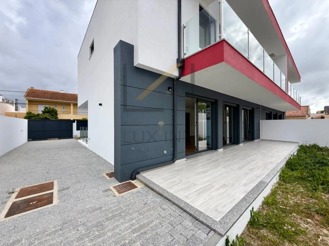 Moradia T4 para Venda em São Domingos de Rana Foto 31