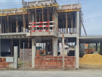 Moradia T3 para Venda em Charneca de Caparica e Sobreda