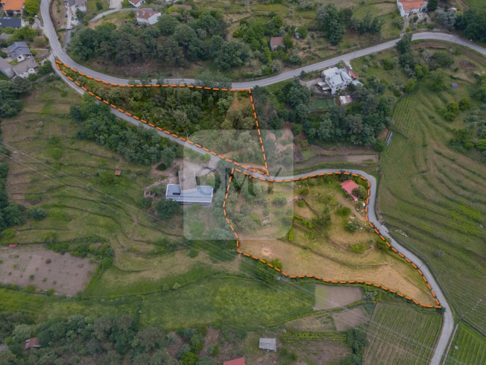 Terreno para Venda em Parada de Cunhos Foto 1