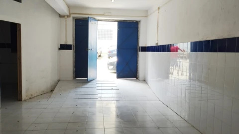 Armazém para Arrendamento em Falagueira-Venda Nova