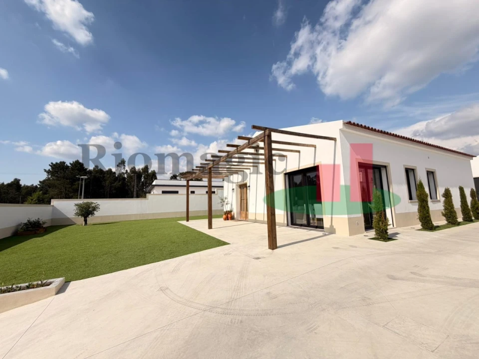 Moradia T4 para Venda em Rio Maior Foto 3