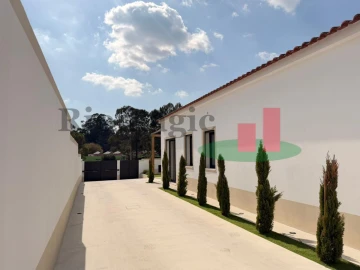 Moradia T4 para Venda em Rio Maior