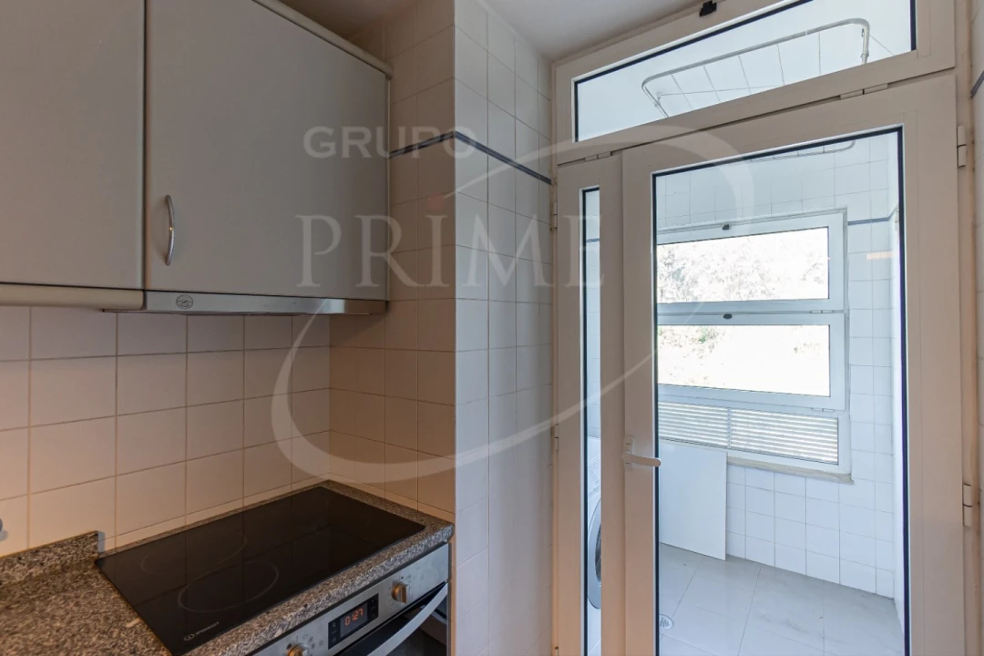 Apartamento T2 para Arrendamento em Aldoar, Foz do Douro e Nevogilde Foto 3