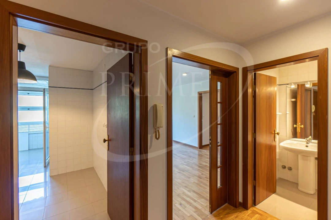 Apartamento T2 para Arrendamento em Aldoar, Foz do Douro e Nevogilde Foto 7