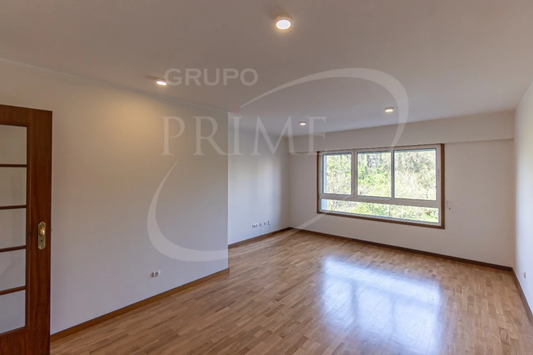 Apartamento T2 para Arrendamento em Aldoar, Foz do Douro e Nevogilde Foto 9