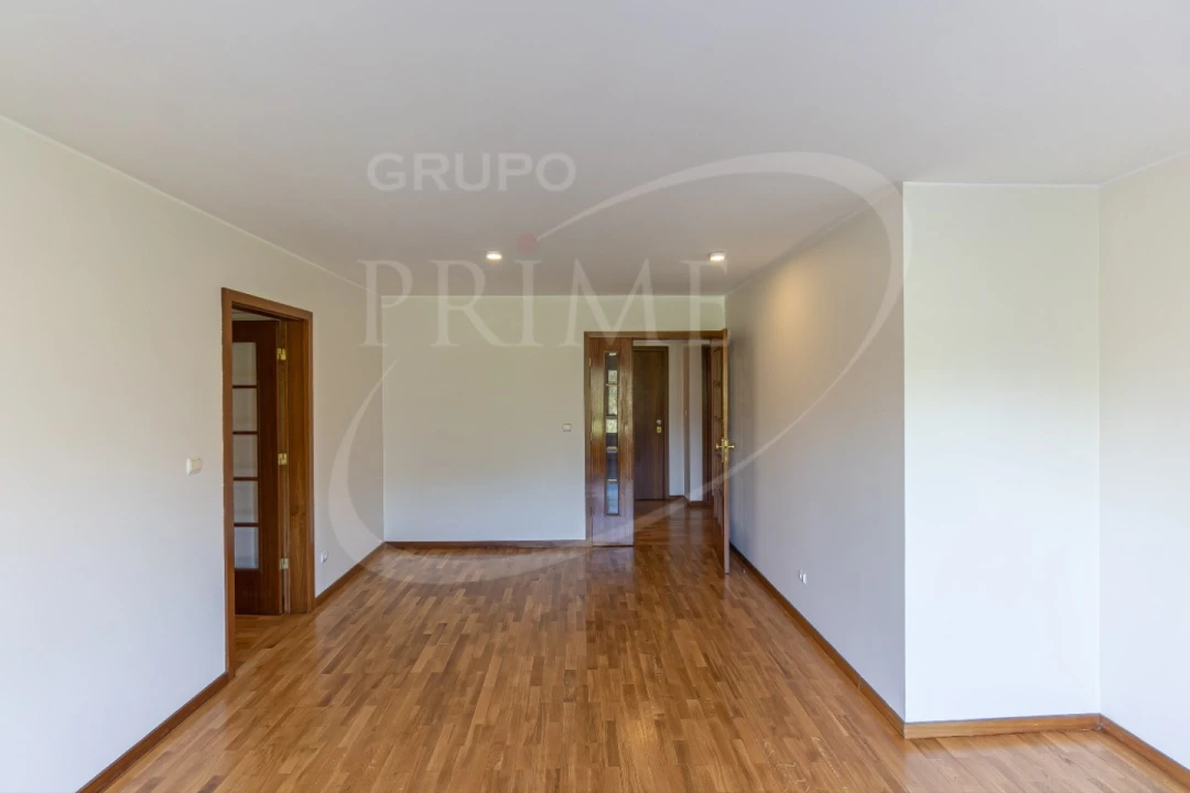 Apartamento T2 para Arrendamento em Aldoar, Foz do Douro e Nevogilde Foto 11