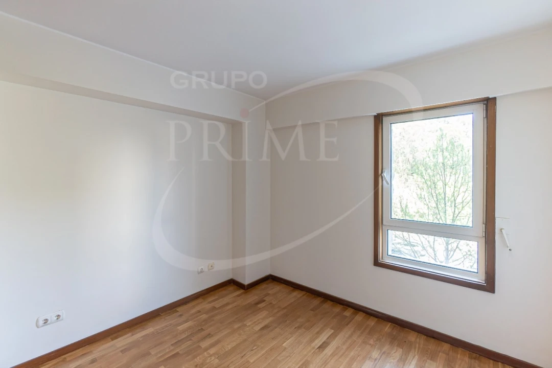 Apartamento T2 para Arrendamento em Aldoar, Foz do Douro e Nevogilde Foto 14