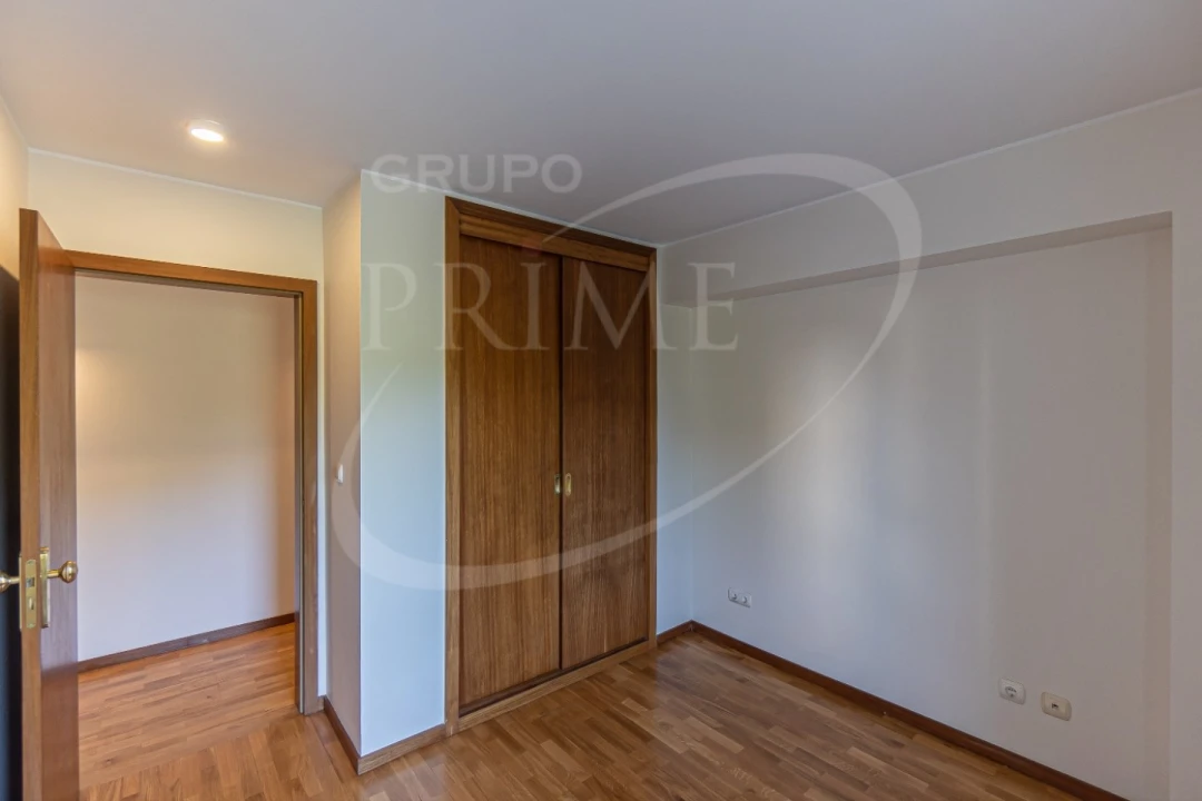 Apartamento T2 para Arrendamento em Aldoar, Foz do Douro e Nevogilde Foto 15