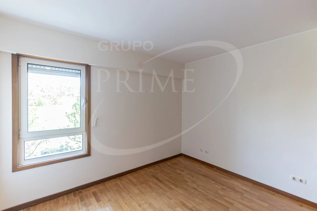 Apartamento T2 para Arrendamento em Aldoar, Foz do Douro e Nevogilde Foto 17