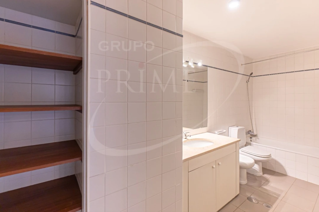 Apartamento T2 para Arrendamento em Aldoar, Foz do Douro e Nevogilde Foto 21