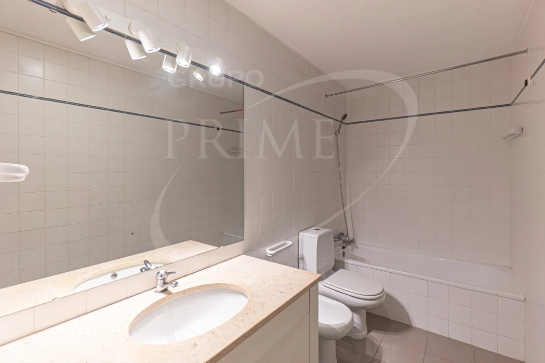 Apartamento T2 para Arrendamento em Aldoar, Foz do Douro e Nevogilde Foto 22